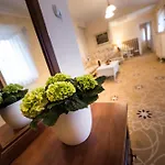 Hotel Golden Royal Boutique & 4*