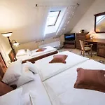 Hotel Golden Royal Boutique & 4*