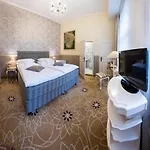 Golden Royal Boutique & Hotel 4*