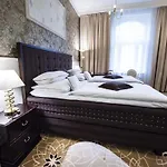 Golden Royal Boutique & 4*