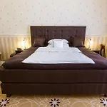 Golden Royal Boutique & Hotel 4*