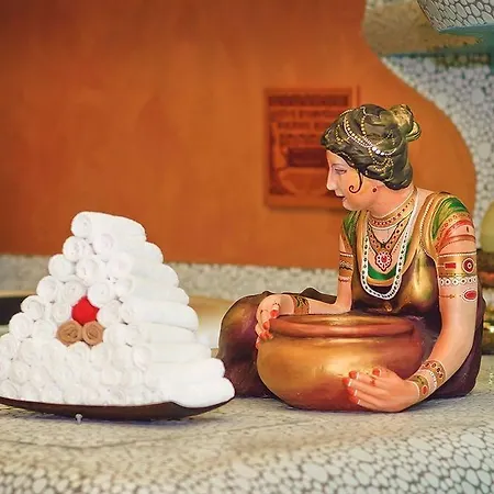 Golden Royal Boutique &