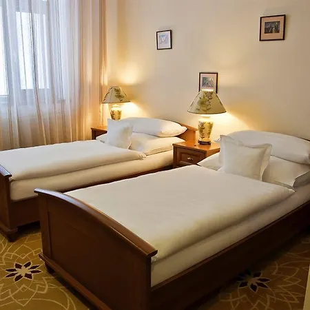Golden Royal Boutique & Hotel 4*
