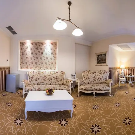 Otel Golden Royal Boutique & 4*