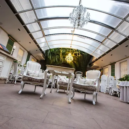 Golden Royal Boutique & Hotel