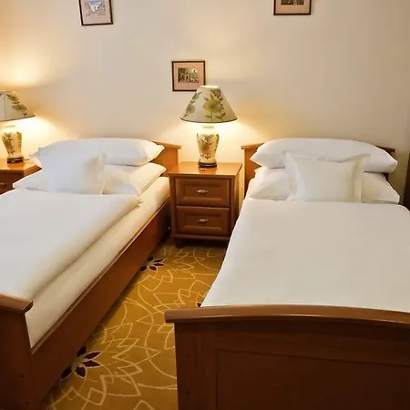 فندق Golden Royal Boutique & 4*