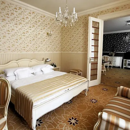 Отель Golden Royal Boutique &