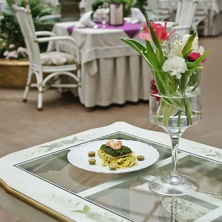 Hotel Golden Royal Boutique &