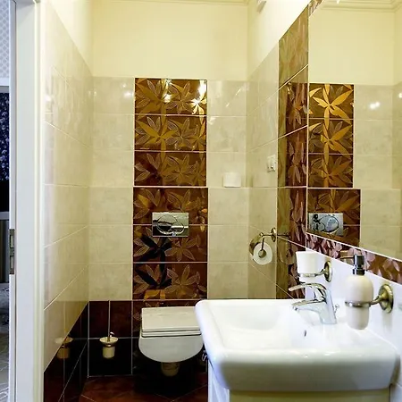 Golden Royal Boutique & Hotel