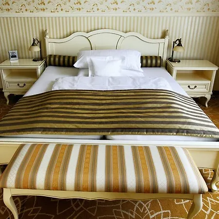Golden Royal Boutique & Hotel