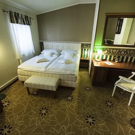 Golden Royal Boutique & Hotel