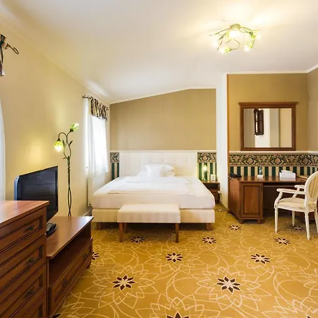 Golden Royal Boutique & Hotel