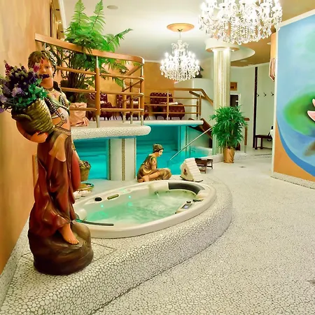 Golden Royal Boutique &