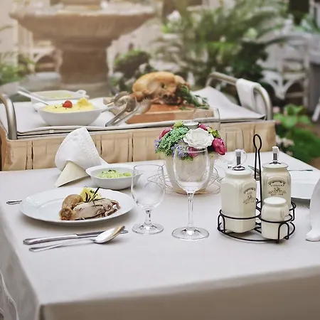 Hotel Golden Royal Boutique & 4*